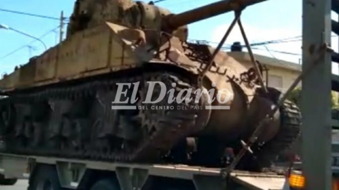 [VIDEO] Un tanque de guerra circuló hoy por las calles de Villa María