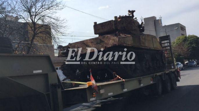 [VIDEO] Un tanque de guerra circuló hoy por las calles de Villa María