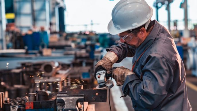 La industria creció 4,7% en abril y la construcción 8,8%