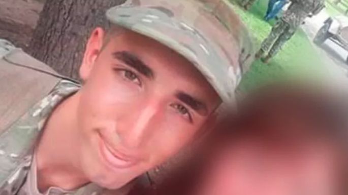 Un joven cayó de un techo y sufrió graves lesiones mientras perseguía a un ladrón