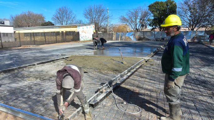 Comenzó el hormigonado del nuevo playón deportivo del barrio Nicolás Avellaneda