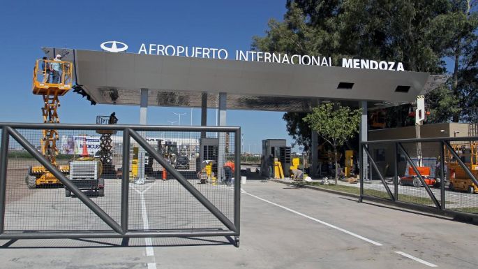 Evacuaron y suspendieron vuelos en el aeropuerto de Mendoza por una amenaza de bomba