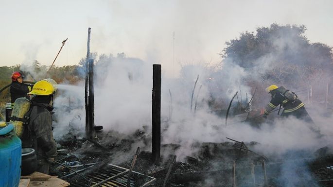Se incendiaron una casilla y un hogar