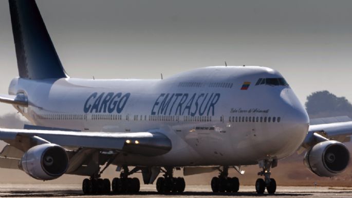 Allanaron el hotel donde paran y prohíben salir del país a la tripulación del avión venezolano