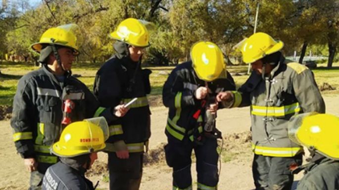 Bomberos, entre prácticas y el locro