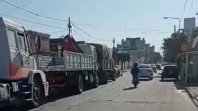 Largas filas para cargar gasoil en Villa María