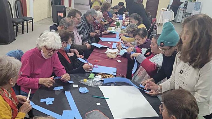 Talleres de los barrios armaron escarapelas