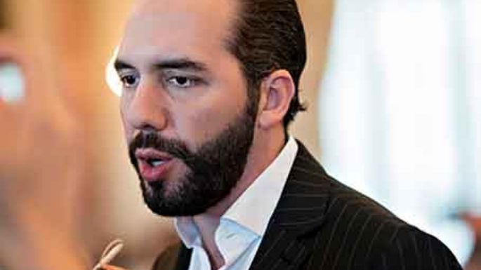 El presidente en  problemas por la caída del Bitcoin