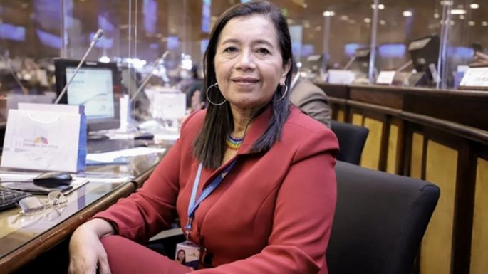 Ecuador: destituyeron a la presidenta del Parlamento
