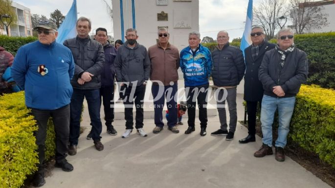[GALERÍA] Alumnos de escuelas locales prometieron lealtad a la bandera