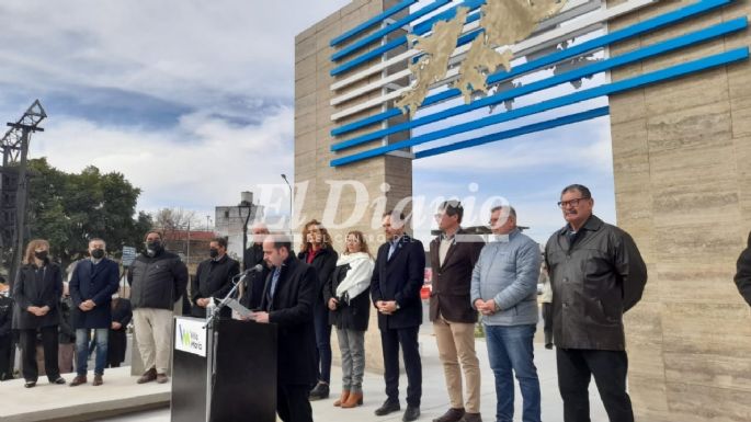 [GALERÍA] Alumnos de escuelas locales prometieron lealtad a la bandera