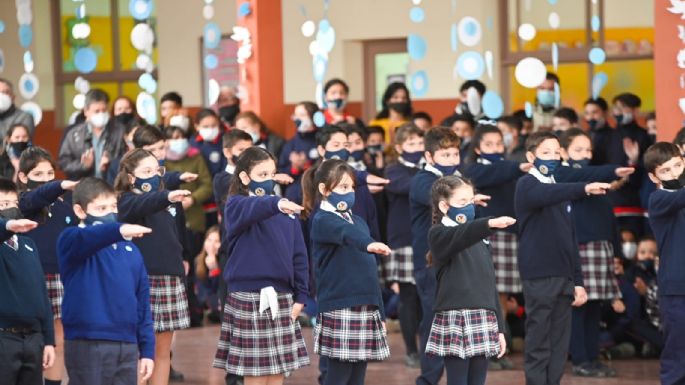 Tres escuelas prometieron lealtad a la bandera