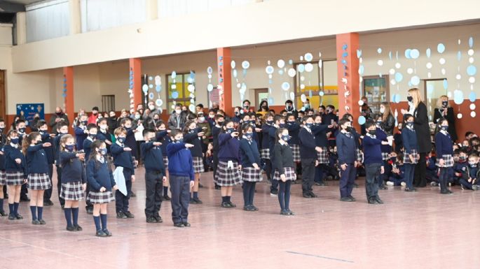 Tres escuelas prometieron lealtad a la bandera