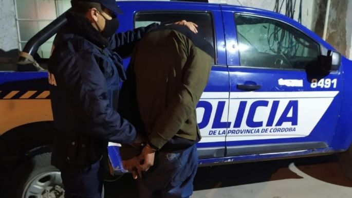 Le robó la mochila a un joven, se dio a la fuga y lo detuvieron
