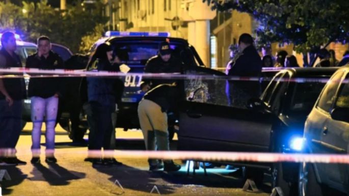 Ataque mafioso en Rosario: disparan 30 tiros y asesinan a una mujer y a su hija