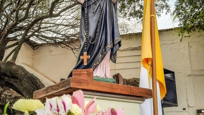 [FOTOS] Fieles rezaron "por la patria" en la Gruta de Pompeya
