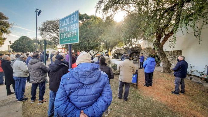 [FOTOS] Fieles rezaron "por la patria" en la Gruta de Pompeya