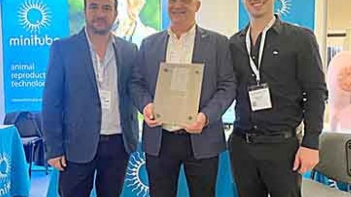Docente local, con un premio mundial