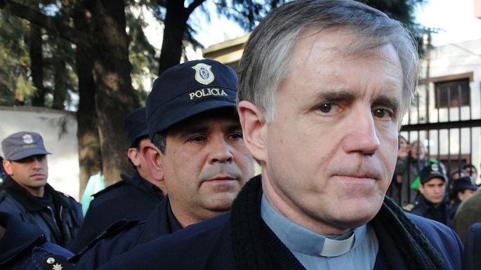 Le extendieron la condena al padre Grassi