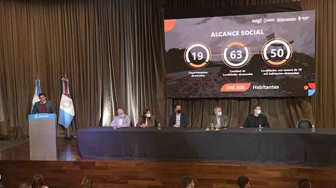 Firman convenios para conectividad