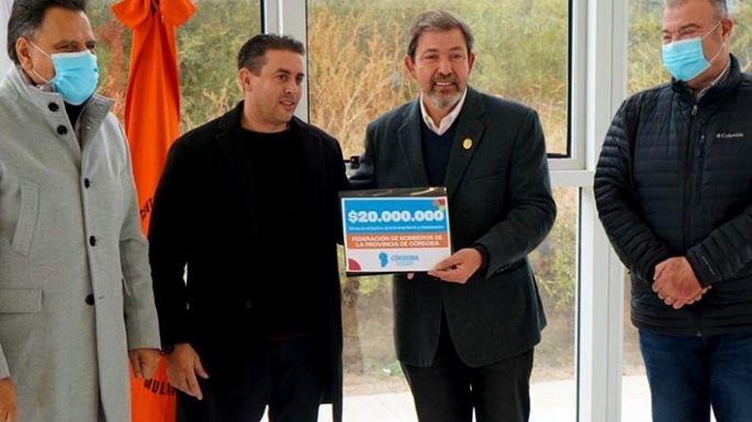 Entregaron $20 millones a Bomberos