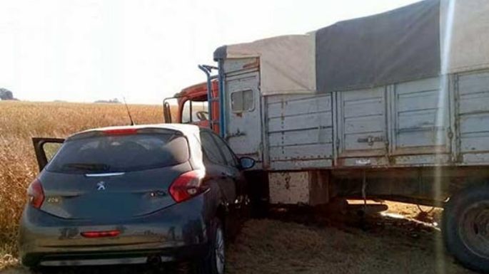 Una joven automovilista fracturada