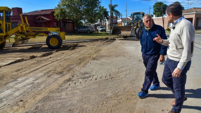 Comenzó la pavimentación de calle Sargento Cabral