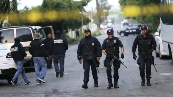Ataque armado a un grupo de estudiantes dejó seis muertos