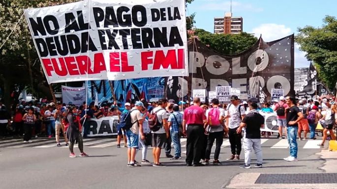 Movimientos políticos y sociales también salieron a la calle en Buenos Aires