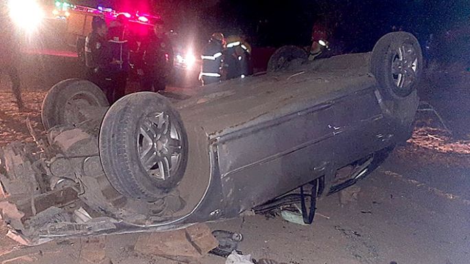 Perdió el control del auto, chocó a otro y todos sufrieron lesiones