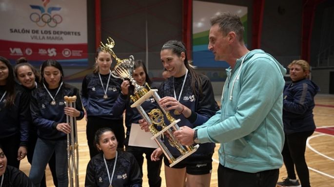 Con villamarienses campeonas