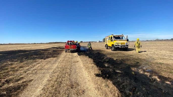 Bomberos sofocaron un incendio de pastizales