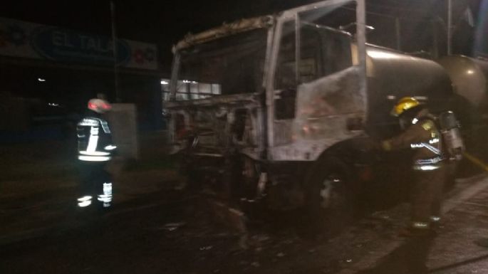 Se prendió fuego un camión lechero en General Cabrera