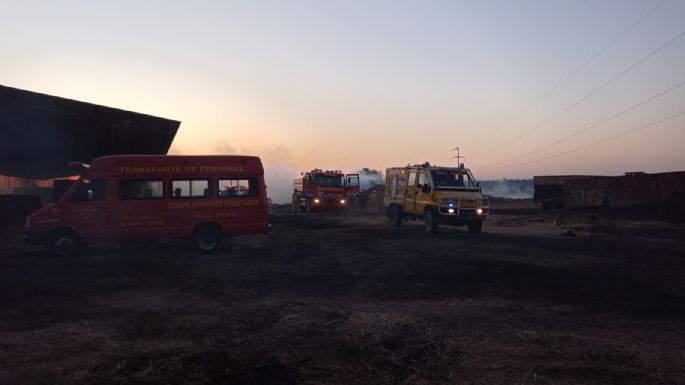 Varias dotaciones de Bomberos acuden a incendio en zona rural