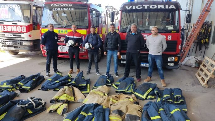 Bomberos recibieron donaciones desde Escocia