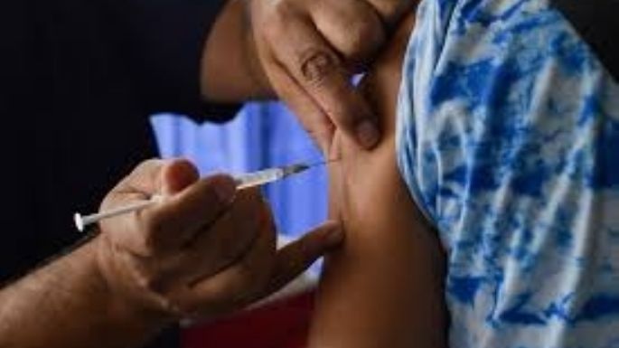 Vacunan contra la fiebre hemorrágica