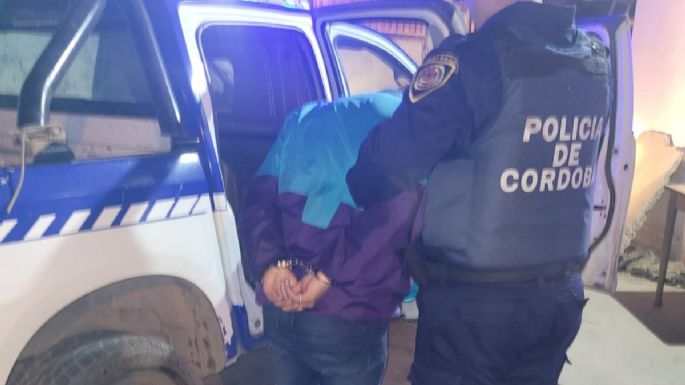 Detenido por robo, daño y violación de domicilio contra su expareja