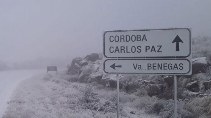 Un manto blanco: las Altas Cumbres amanecieron repletas de nieve