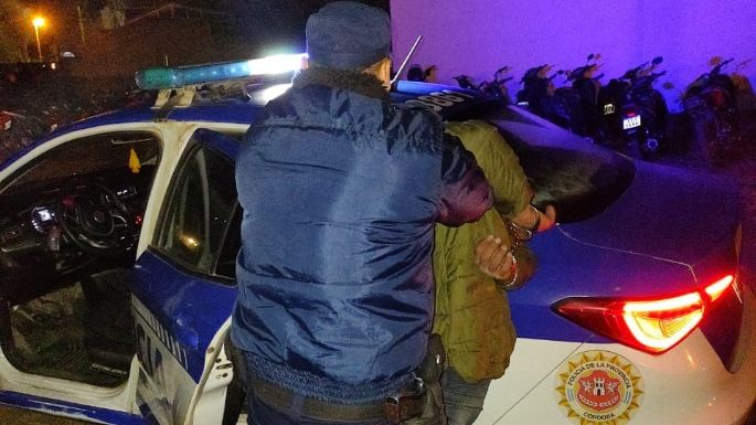 Joven fue detenido por causar desórdenes públicos