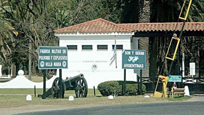 Dura respuesta de trabajadores al director de la Fábrica Militar