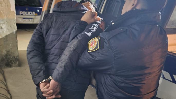 Detenido por agredir a su pareja y causar daños en la vivienda