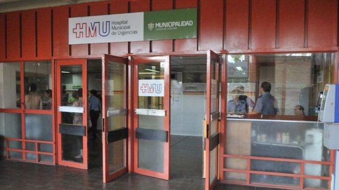 Una joven lucha por su vida tras ser apuñalada