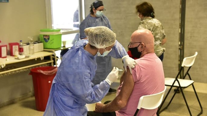 Impulsan un operativo de vacunación contra el COVID-19 en las industrias