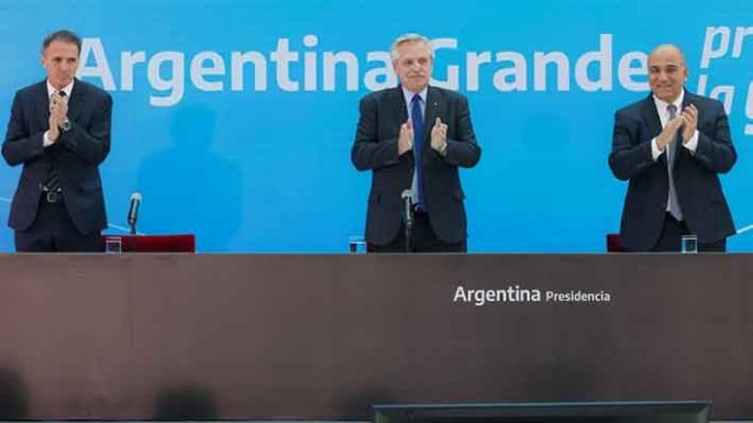 Gill en el lanzamiento de un plan de obras por $837 mil millones
