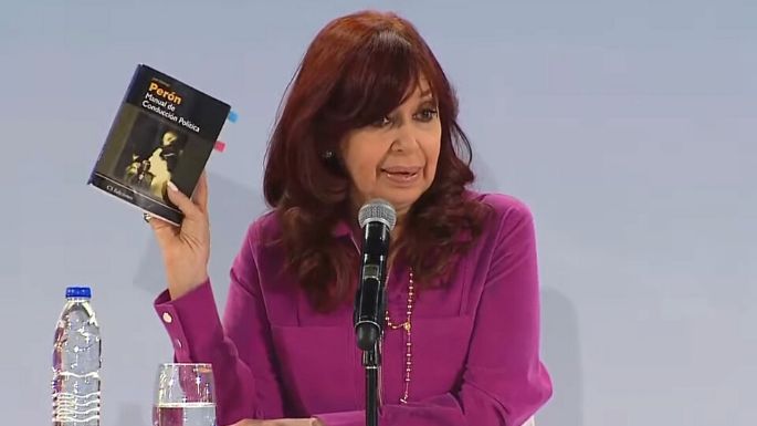 La vicepresidenta pidió "un gran acuerdo de todas las fuerzas políticas" para recuperar el salario