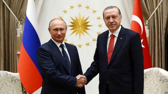 Rusia avanza y Putin negocia con Turquía exportación de cereales