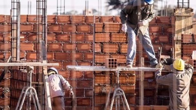 Un ingeniero se descompensó y falleció en una obra en construcción