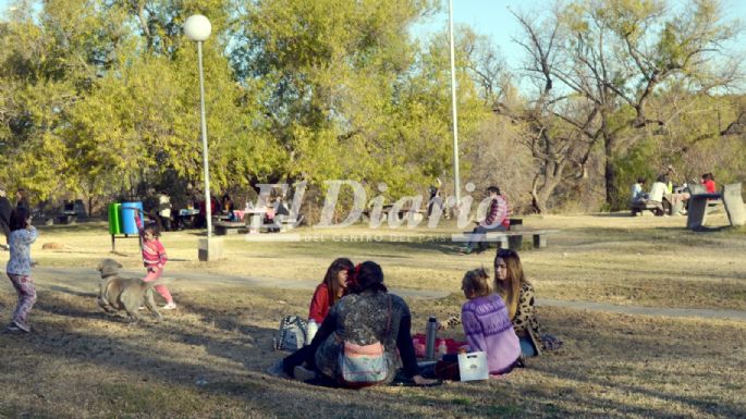 [FOTOS] El Día del Amigo se festeja en la ciudad con un clima primaveral
