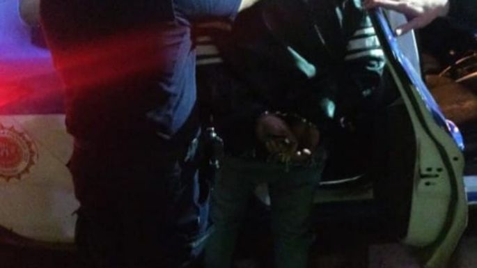 El robó el celular a una joven, pero lograron detenerlo