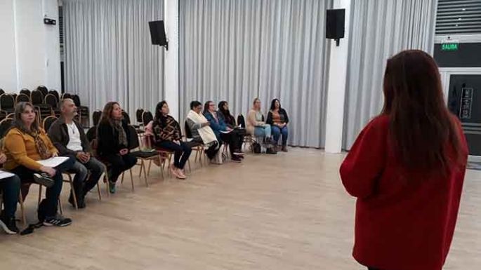 Concluyeron cursos de Locución y Oratoria